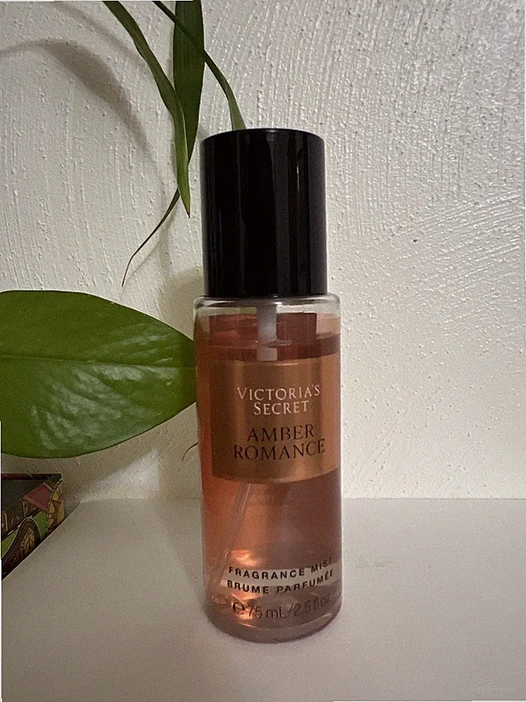 1 VICTORIA'S SECRET AMBER ROMANCE FRAGRANCE MIST BODY SPRAY TRAVEL SIZE 2.5 OZ