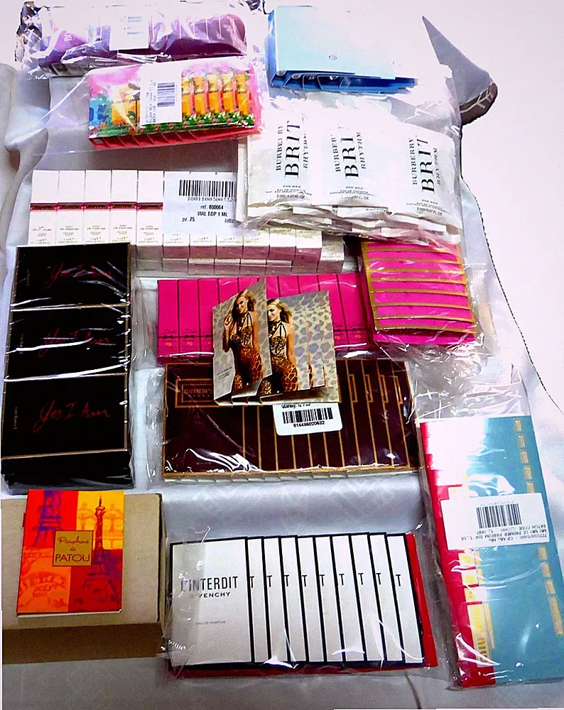 100 DESIGNER PERFUMES 5 DIFFERENT SCENTS 20 EA PERFUMS .59 EACH BEST EBAY PRICES