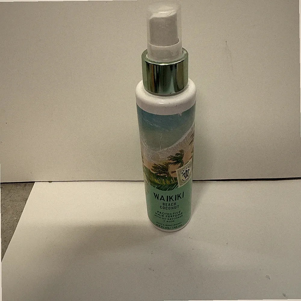 Bath Body Works Waikiki Beach Coconut Protective Hair Perfume 4.9 OZ