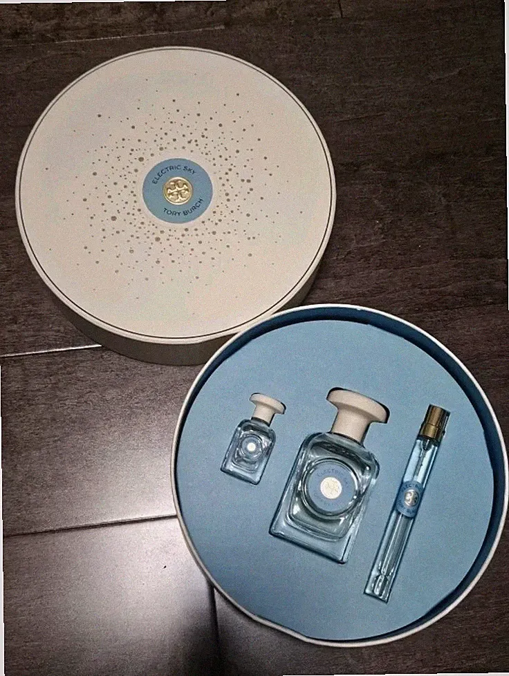 BRAND NEW Tory Burch Electric Sky Perfume Gift Set