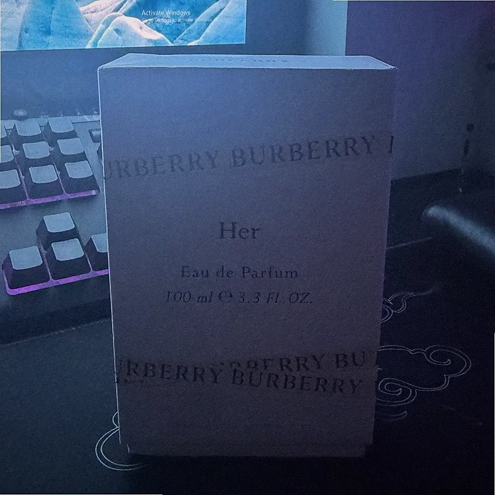Burberry Her Eau de Parfum Spray 100 ml / 3.3 fl oz Women's Perfume Fragrance