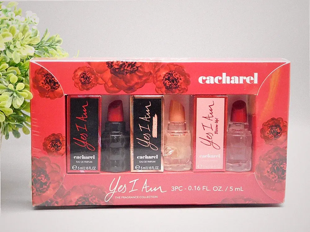 Cacharel Yes I Am 3 Pc Gift Set Eau De Parfum Spray 0.16 oz/ 5 ml New in Box
