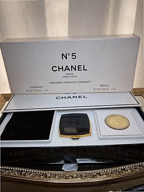 Chanel No 5 perfume pressed extrait set. Vintage 1990. Sealed
