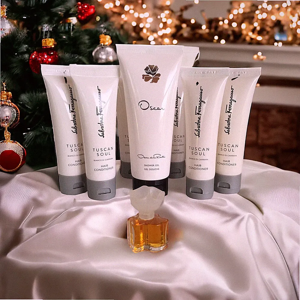 CLASSIC Oscar de la Renta Perfumed Shower Gel + 10 Tuscan Soul Hair Conditioners
