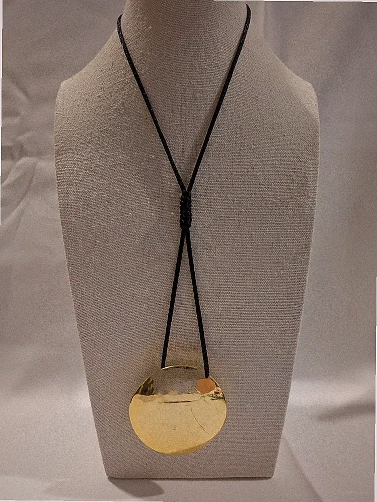 Donna Karan Cashmere Mist Solid Perfume Pendant Necklace Gold Tone Compact Silk