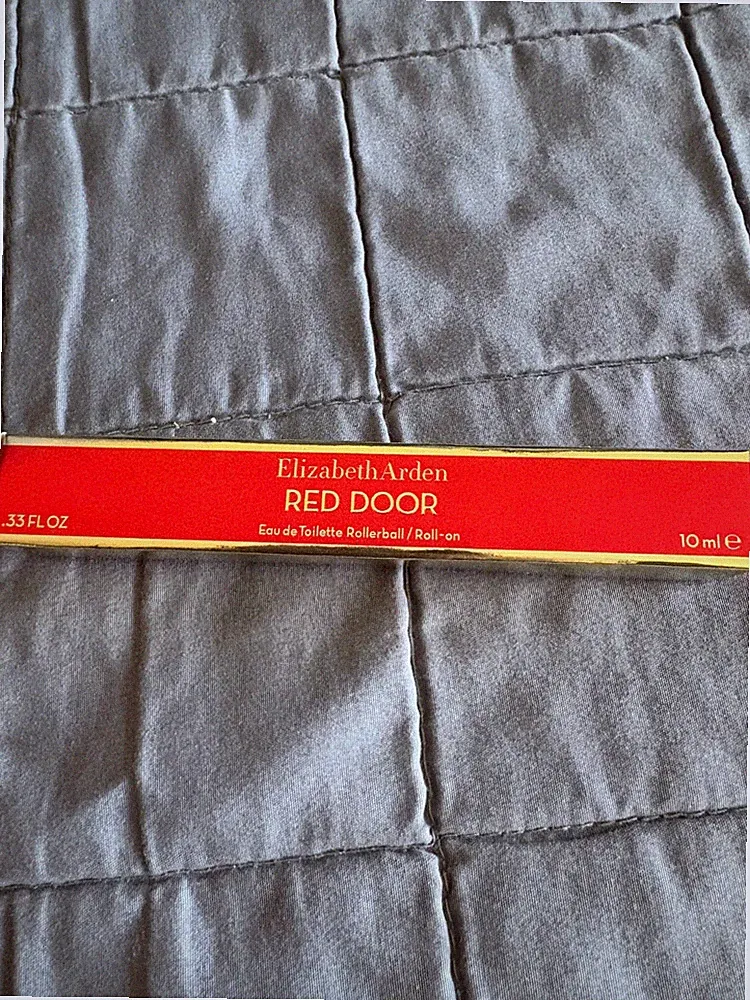 ELIZABETH ARDEN RED DOOR ROLLERBALL PERFUME .33 FL OZ - NEW IN BOX