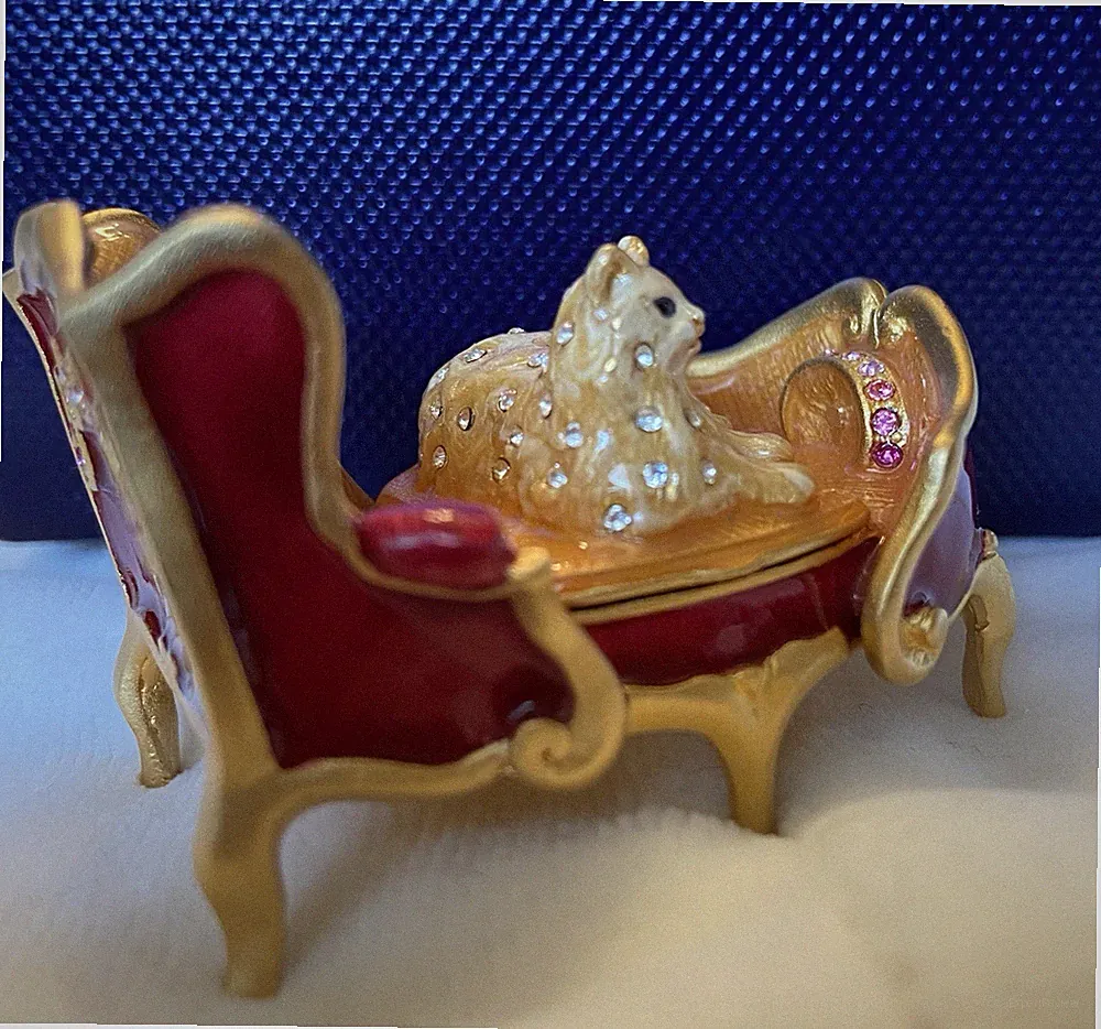 Estee Lauder Solid Perfume Compact "REGAL KITTY" designed by Jay Strongwater