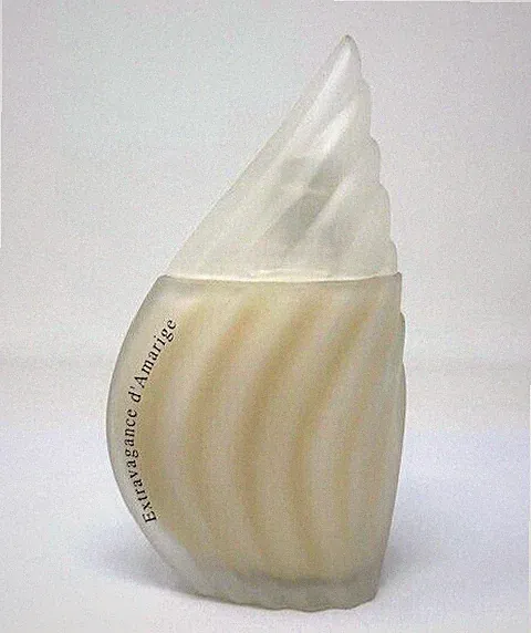 Extravagance d'Amarige Givenchy Women 3.3 oz Perfumed Body-Lotion Spray Unbox