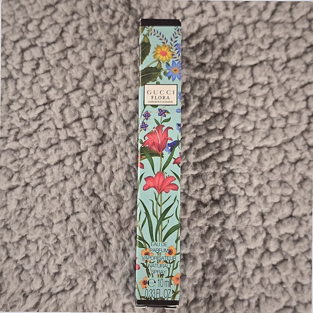 Gucci Flora Gorgeous Jasmine EDP Eau De Parfum 0.33 Oz Perfume Pen Travel Size