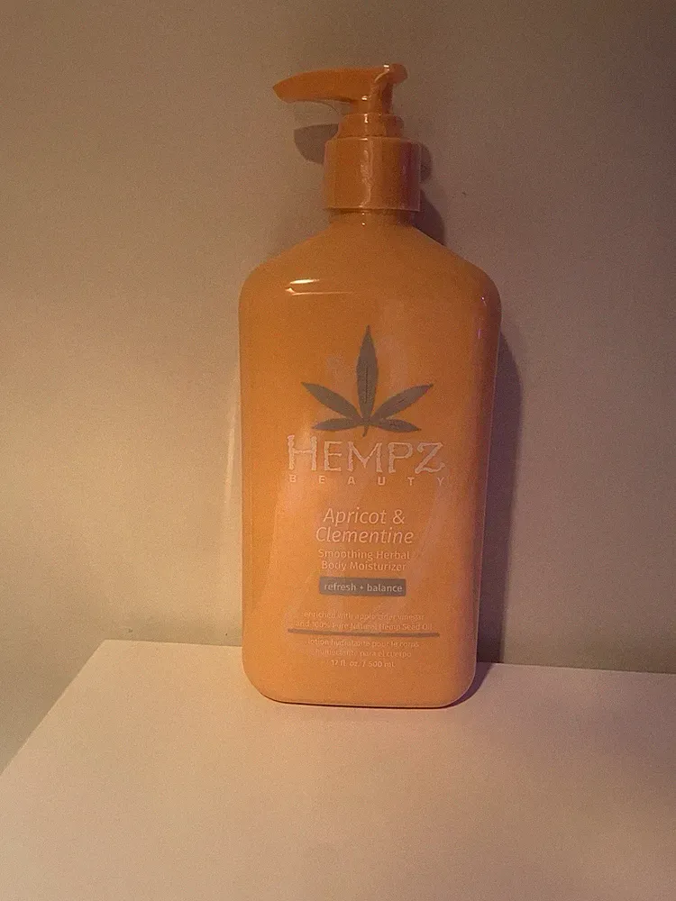 Hempz Apricot & Clementine Herbal Body Moisturizer Lotion Hemp Oil 17 fl oz