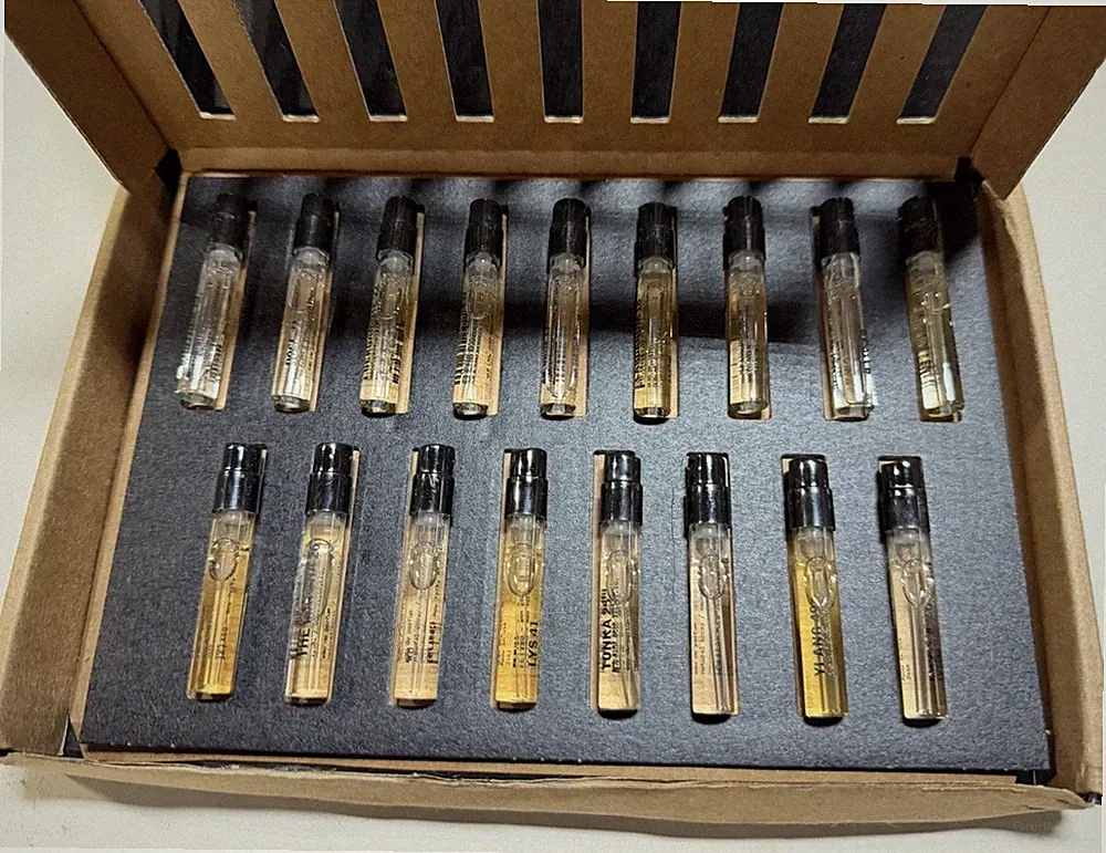 Le Labo Discovery Set ( 17x1.5 ml ) Another 13, Matcha 26, Noir 29, Baie 19, Etc