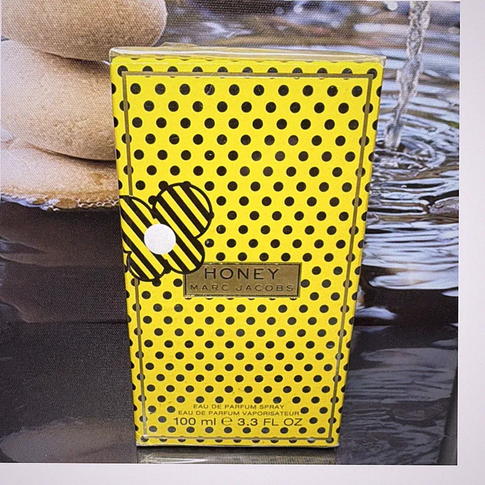 Marc Jacobs Honey Eau de Parfum Spray, Regular Size 3.3 fl oz