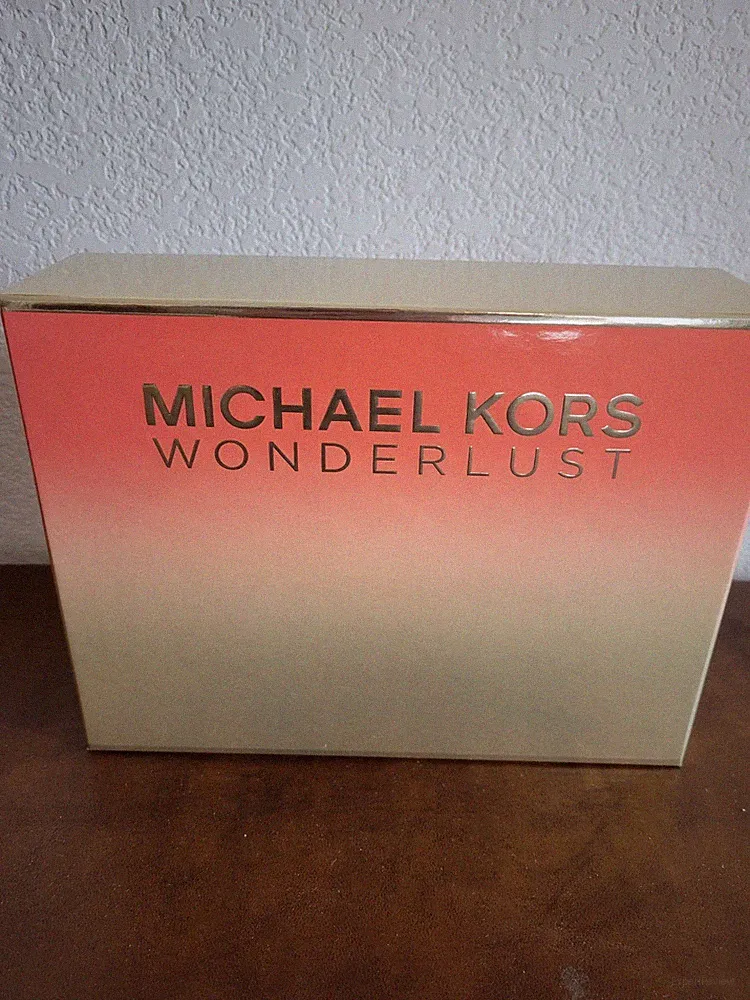 Michael Kors Wonderlust Eau De Parfum Fragrance Gift Set *New in box*