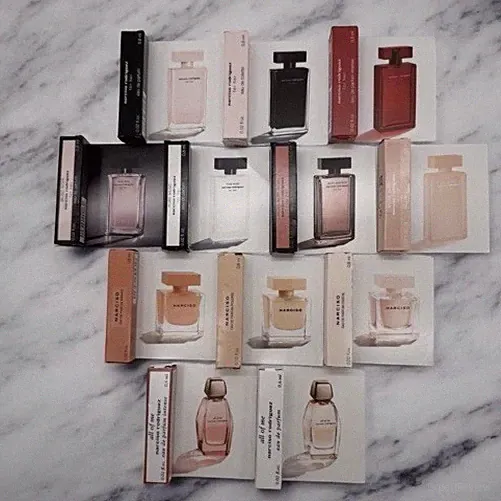 Narciso Rodriguez 12pc Perfume Sample Set
