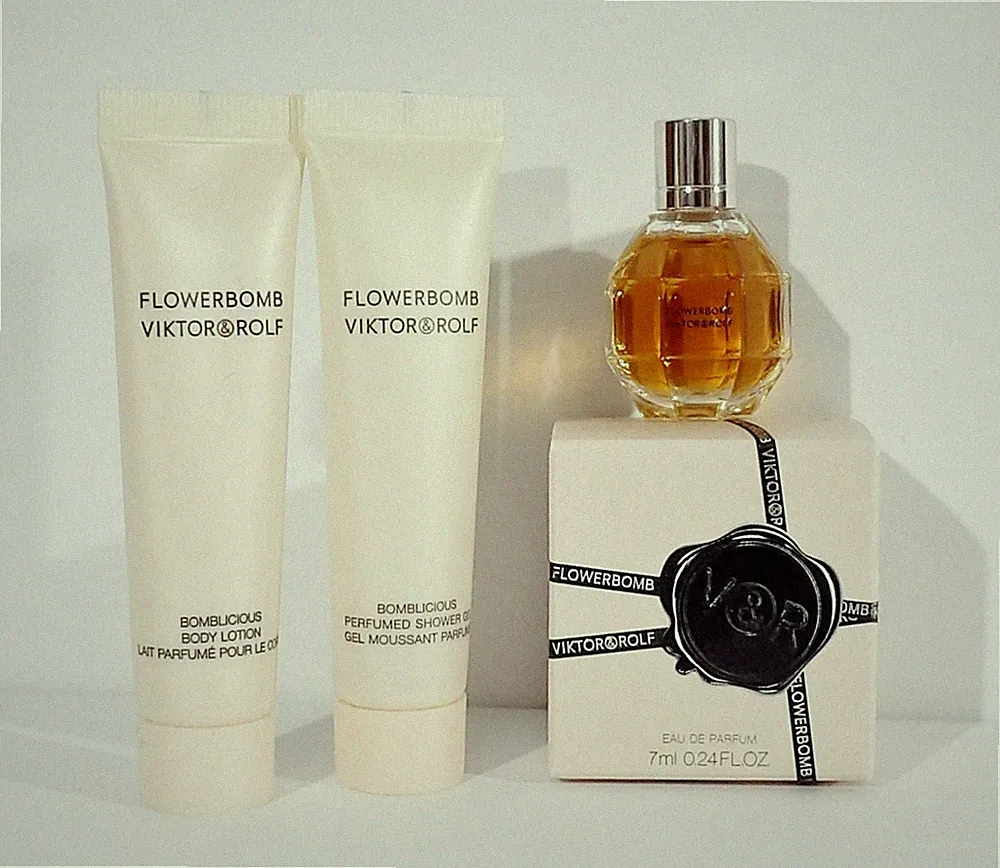 New Viktor & Rolf FLOWERBOMB Mini Set .24oz Edp, .5oz Lotion & .5 oz Shower Gel