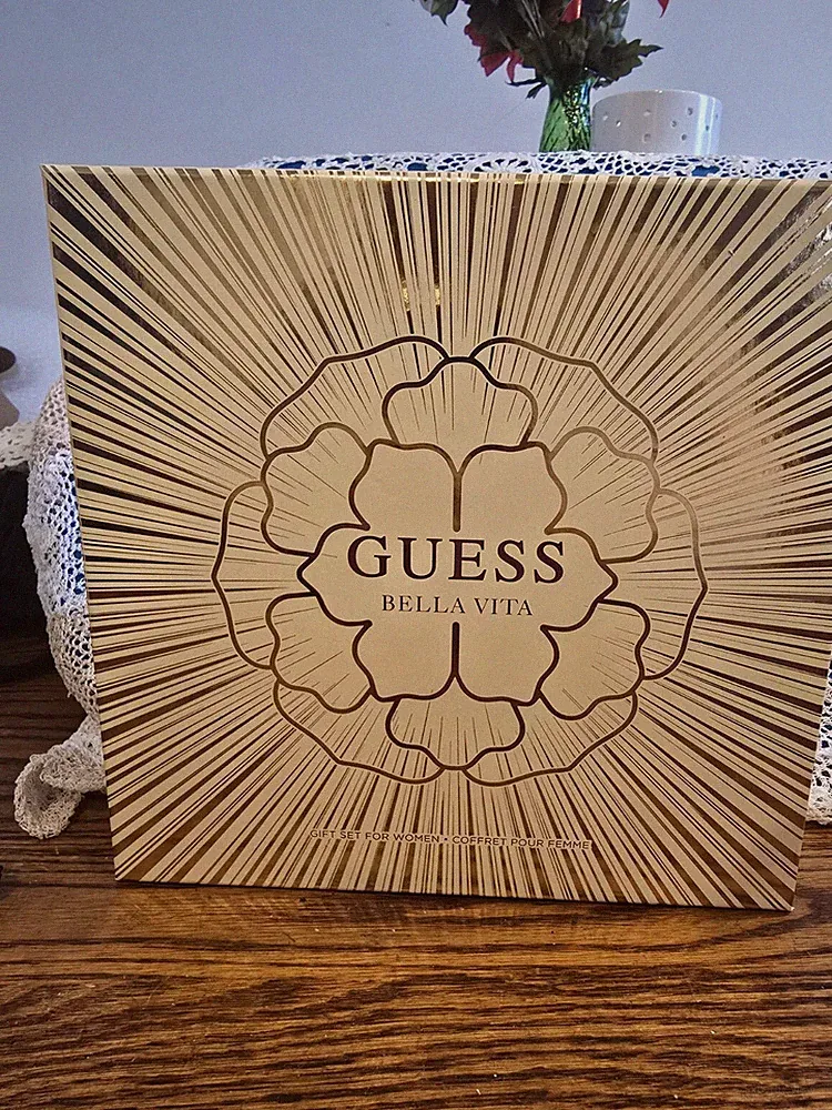 NIB GUESS Bella Vita Womens Perfume Gift Set 1 Oz Spray Eau De Parfum