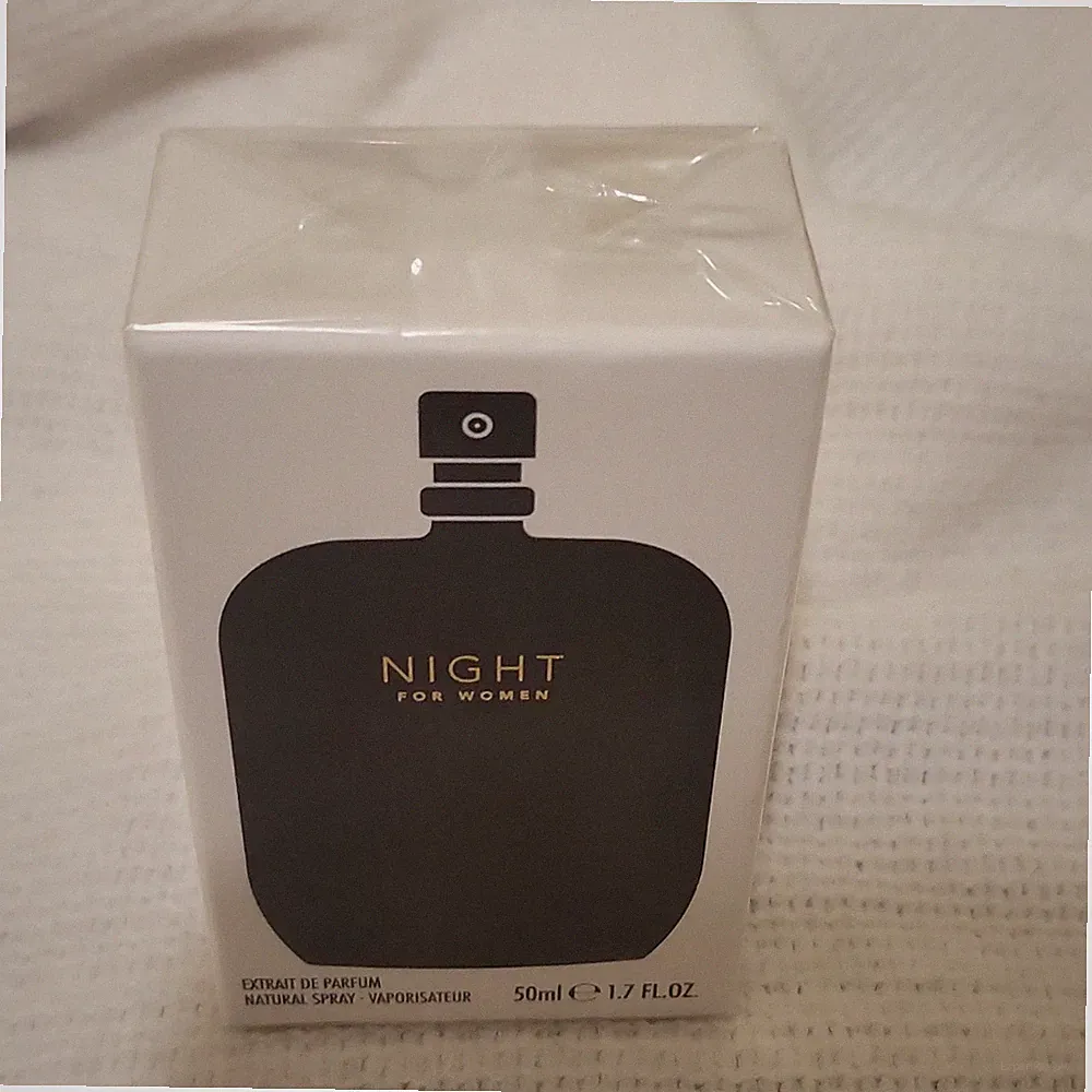Night Extrait de Parfum Spray for Women Regular Size 50ml e 1.7 fl oz Fragrance