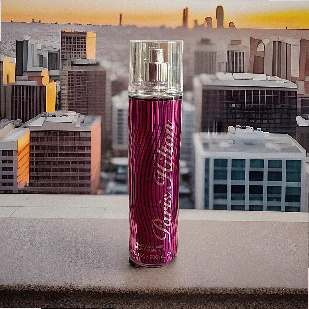Paris Hilton by Paris Hilton 8oz/236ml Body Mist Fragrance for Women