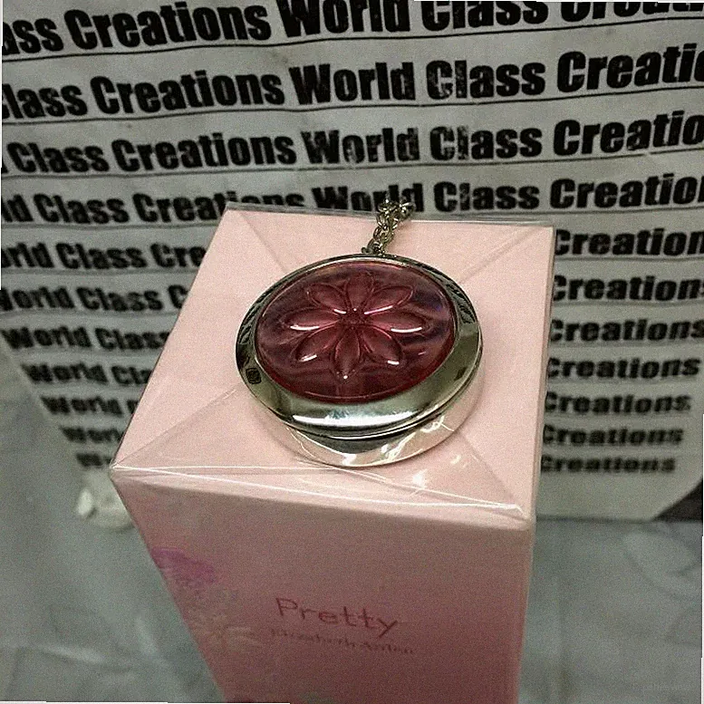 PRETTY BY ELIZABETH ARDEN FOR WOMEN - 0.02 OZ/6 g SOLID PARFUM PENDENT IN BOX