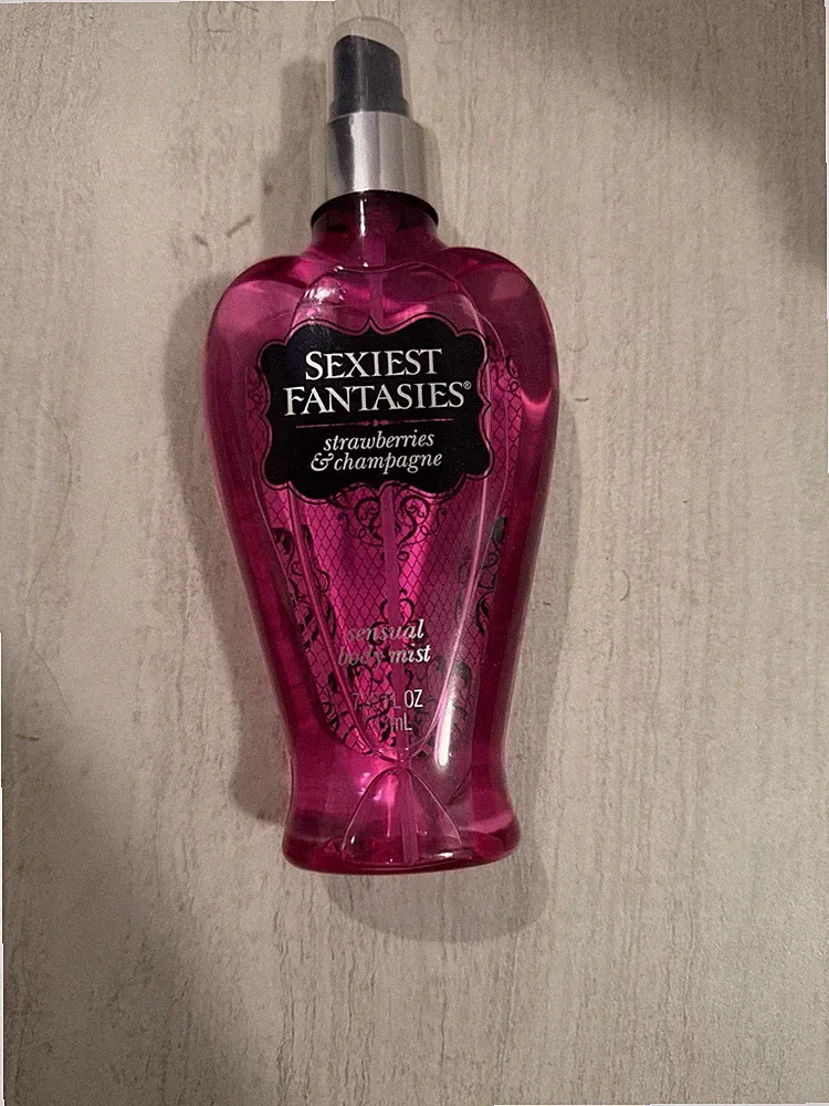 Sexiest Fantasies STRAWBERRIES & CHAMPAGNE 7.35oz Fragrance Women #RARE