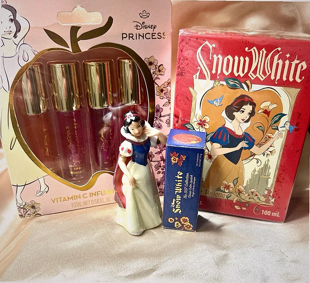 Snow White Apple Perfume Gift Set 3.4oz + Figure + Lip Oils Bonus