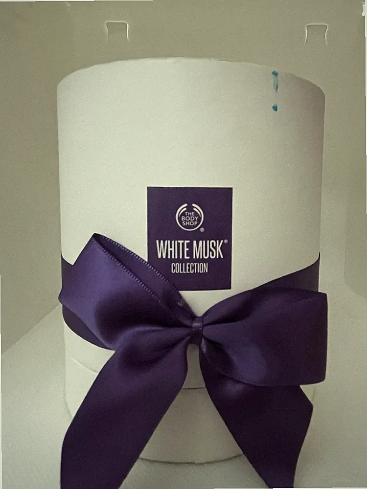 The Body Shop White Musk Eau de Toilette Spray 2 Oz / 60 mL Perfume Gift Set