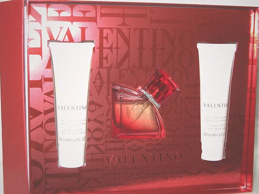 V Valentino Absolu Perfume 1.0 oz EDP + 1.6 Body Lotion + Shower Gel Gift Set