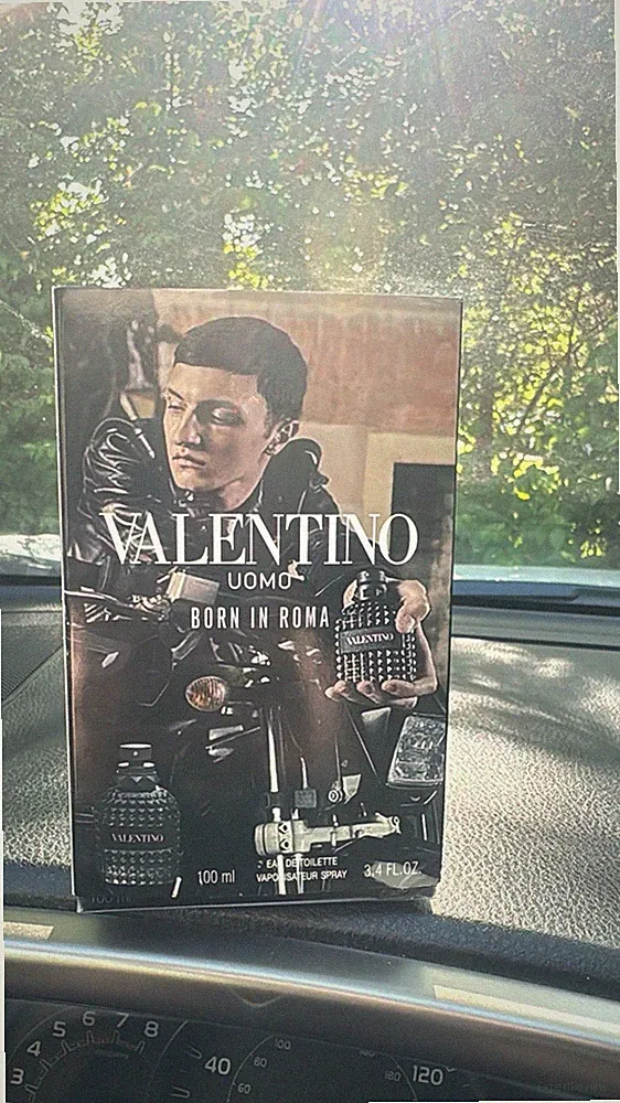 Valentino Born in Roma Eau de Toilette Spray 3.4 fl oz / 100ml Fragrance