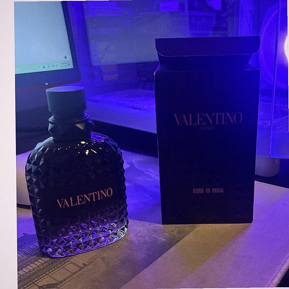 Valentino Uomo Born in Roma Eau de Toilette Spray 100 ml Woody Scent