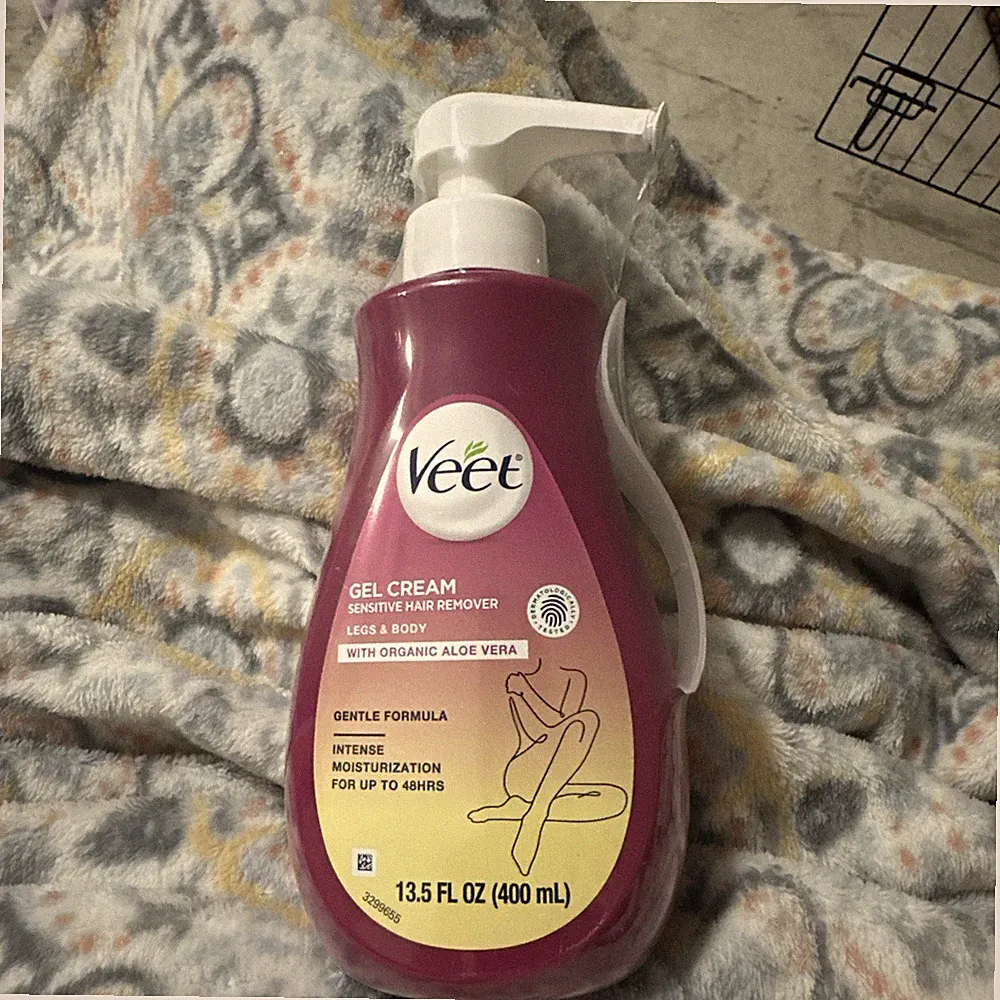 Veet Gel Cream Sensitive Hair Remover for Legs & Body Aloe Vera Scent 13.5 fl oz