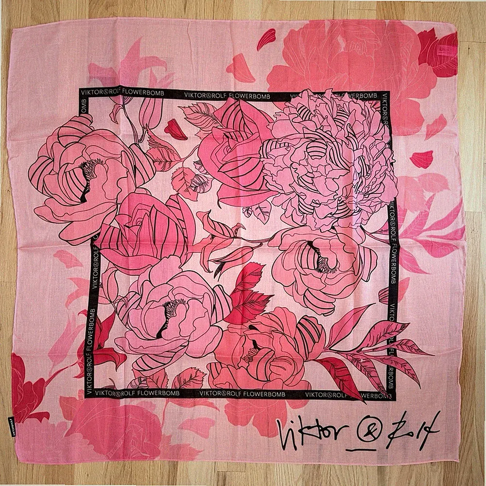 VIKTOR & ROLF Square Scarf Pink Floral Flowerbomb Fragrance Logo 2025 35x35 inch