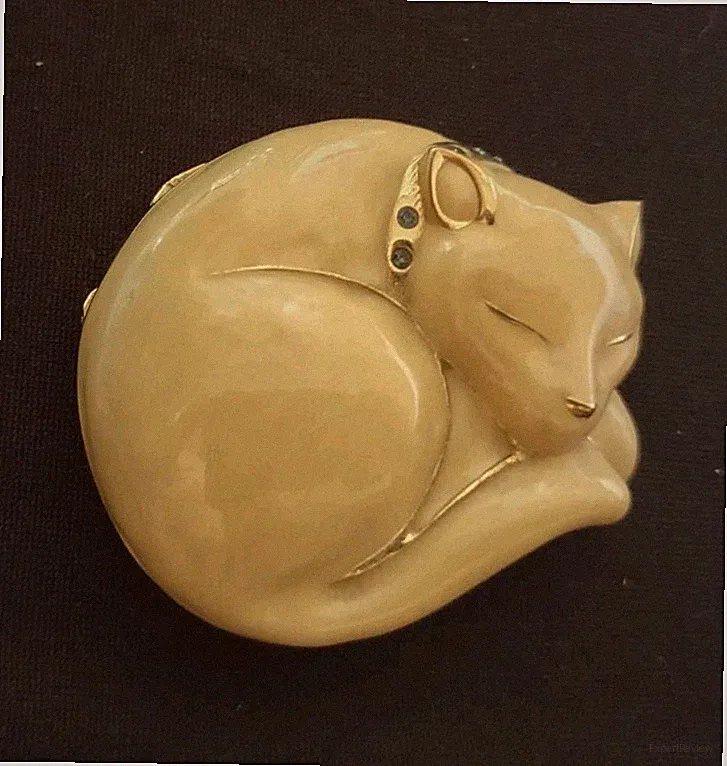 Vintage Estee Lauder White Enamel Gold Sleeping Kitten Cat Solid Perfume Compact