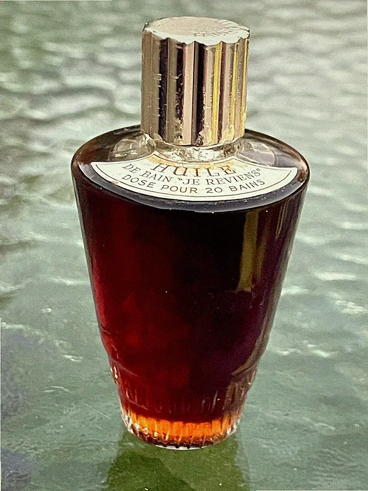 Vintage Je Reviens Worth Perfumed Bath Oil 1.0 FL. OZ Lalique Bottle France