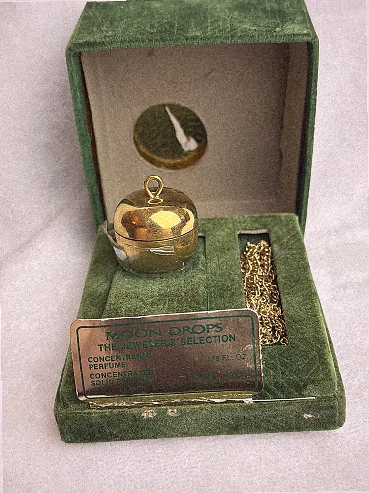 Vintage Moon Drops Apple Solid Perfume Compact Trinket Box Gold Tone Pendant