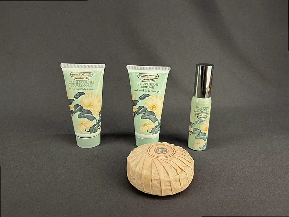 VTG Anais Anais Cacharel Set Perfumed Body Shampoo & Creme, Lustre Spray & Soap