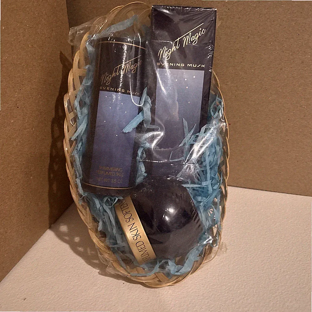 Vtg AVON Night Magic Evening Musk Perfume Talc Cream 3 Pc Holiday Gift Set NOS