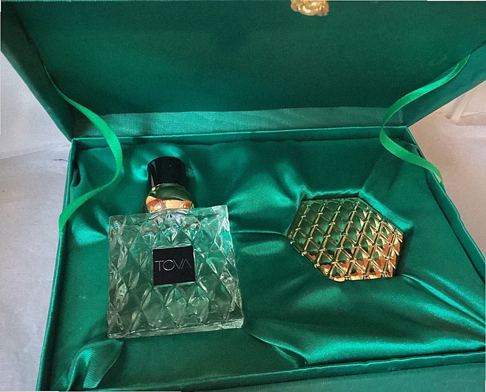 VTG TOVA Beverly Hills Boxed Set 1.7oz EDP Spray & Gold Solid Perfume Compact